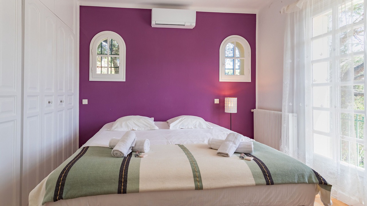 Photo of Bedroom in Mandelieu-La-Napoule