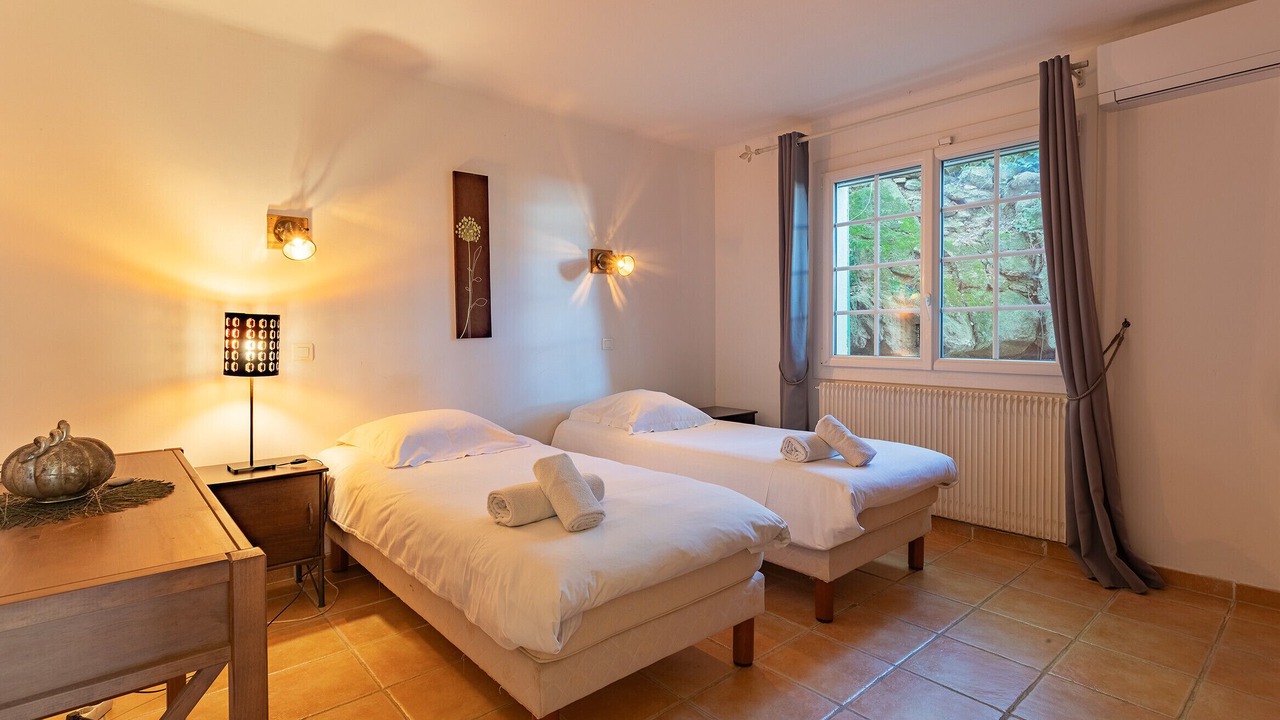 Photo of Bedroom in Mandelieu-La-Napoule