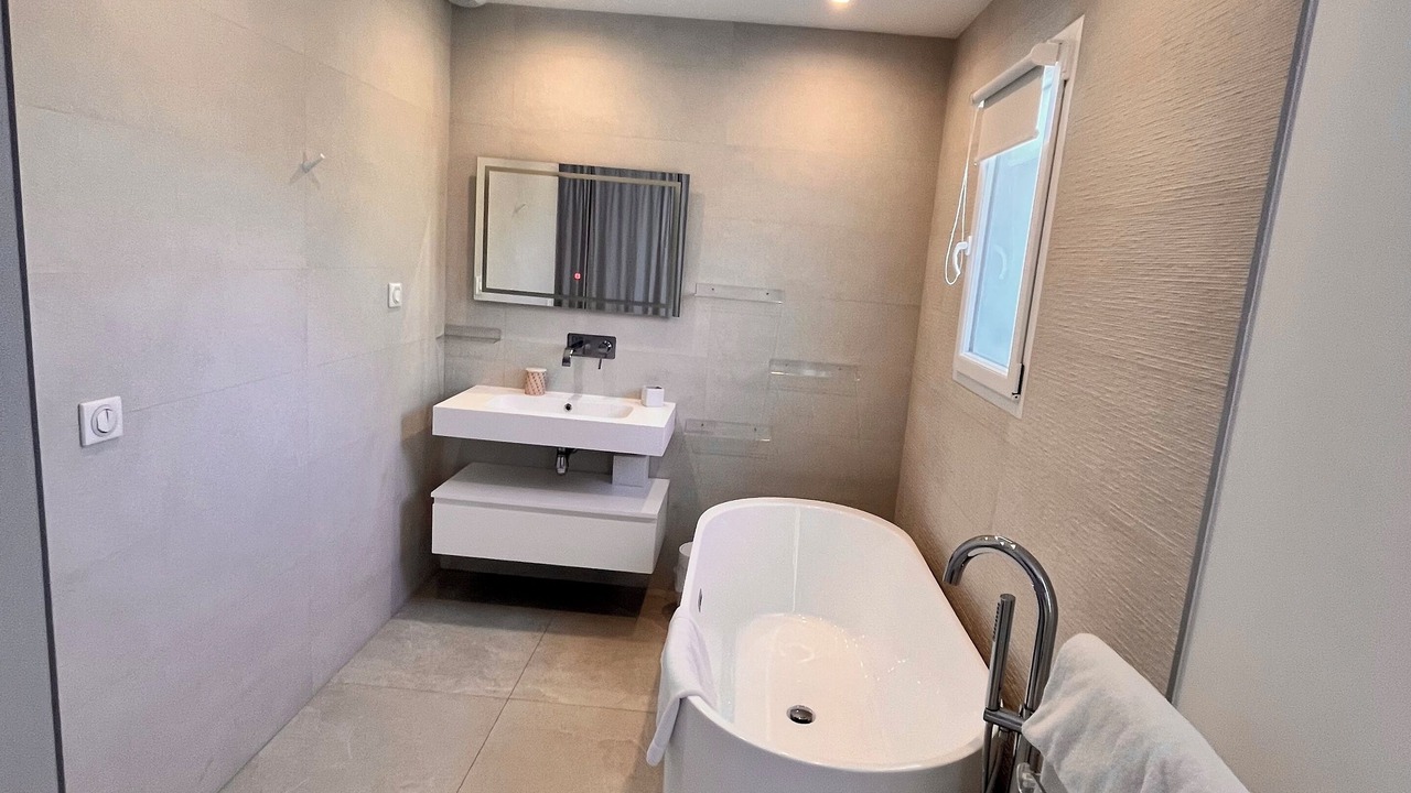 Photo of Bathroom in Cogolin