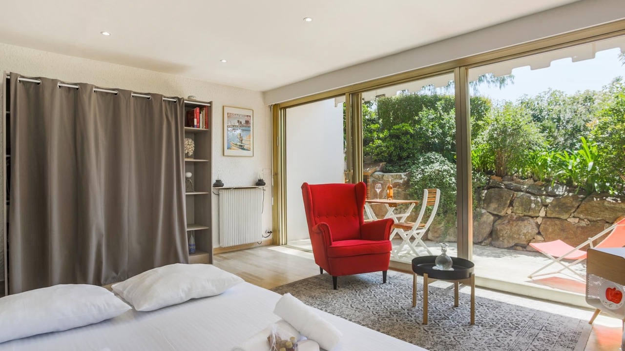 Photo of Bedroom in California - Pezou