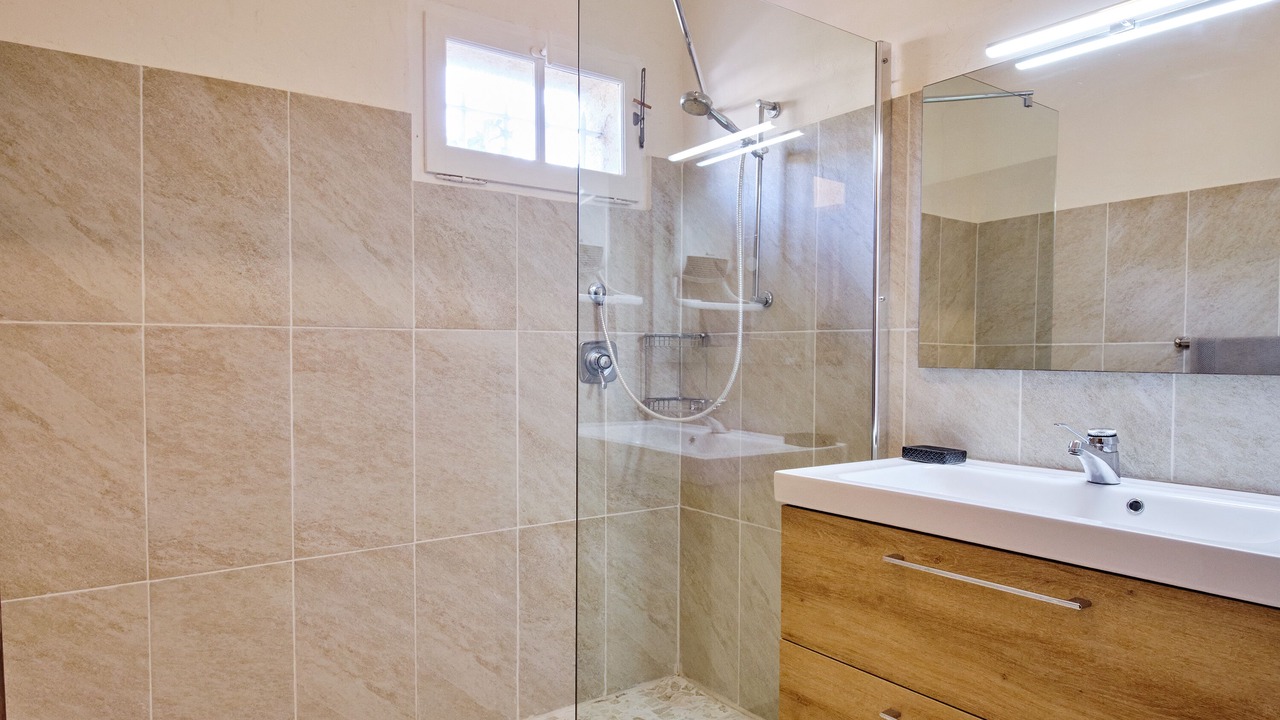 Photo of Bathroom in Carqueiranne