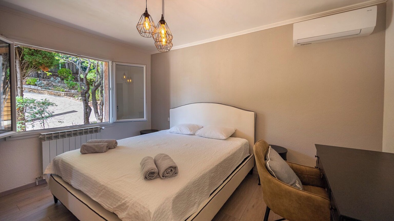 Photo of Bedroom in Les Issambres
