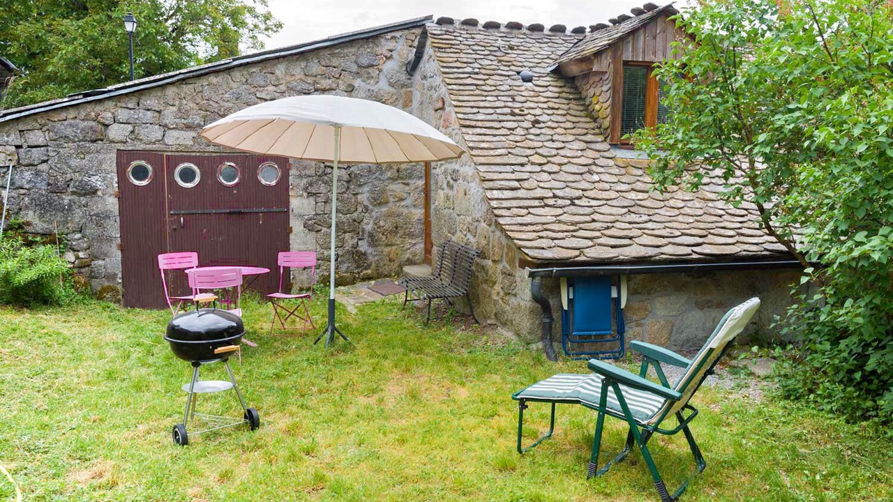 Photo of Patio Balcony in Fraissinet-de-Lozere