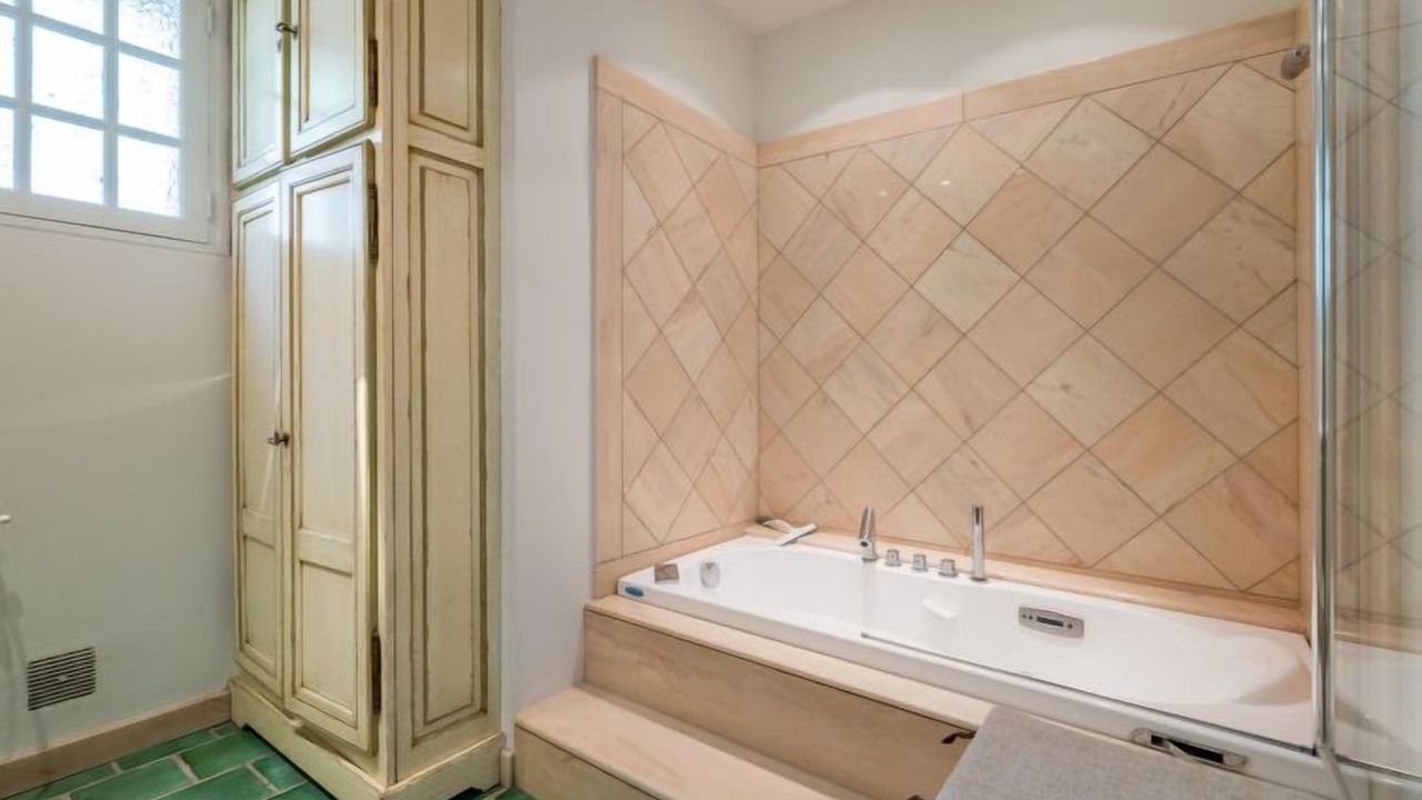 Photo of Bathroom in Speracedes