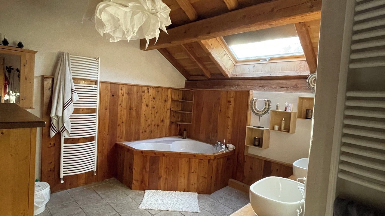 Photo of Bathroom in Forville