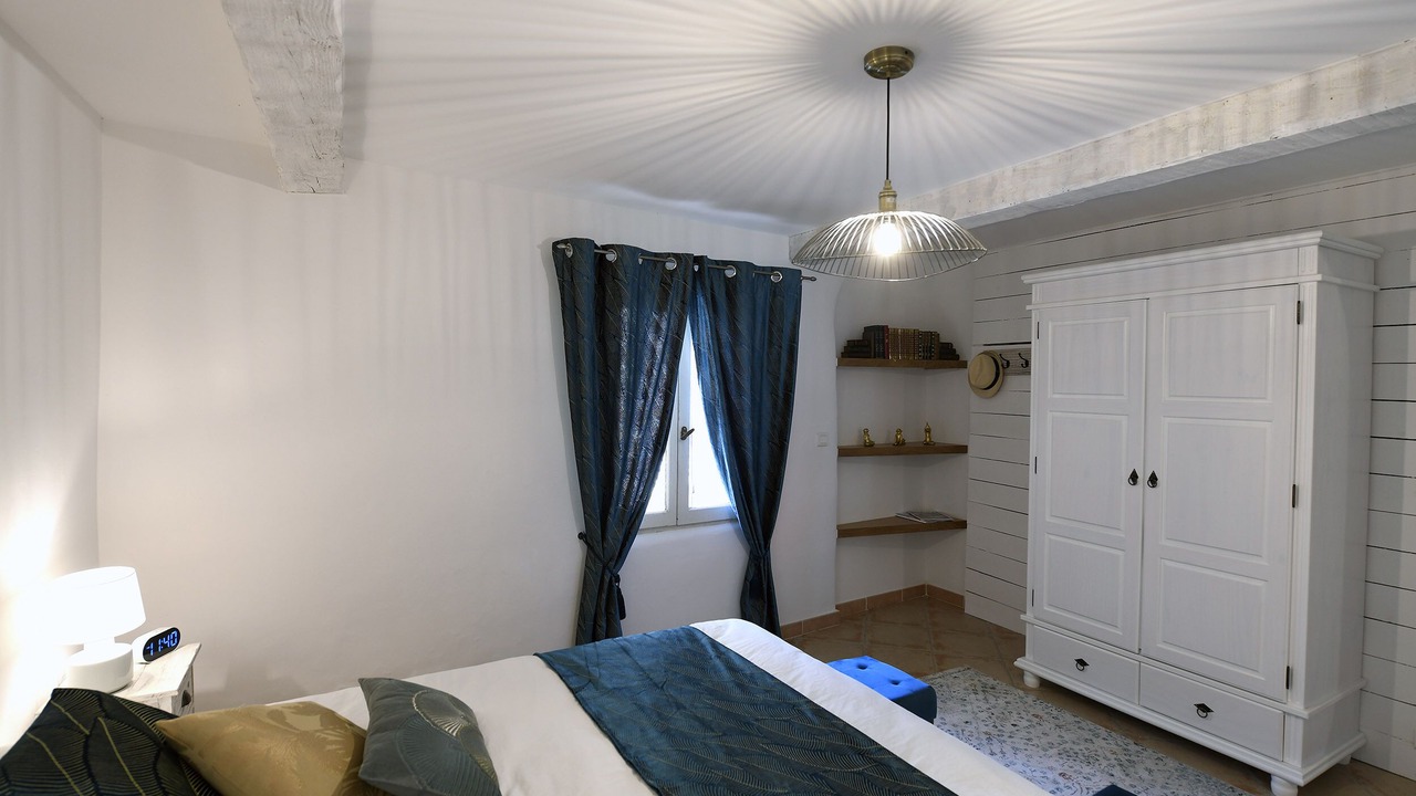 Photo of Bedroom in Roussillon