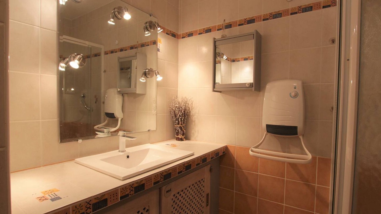 Photo of Bathroom in Forville