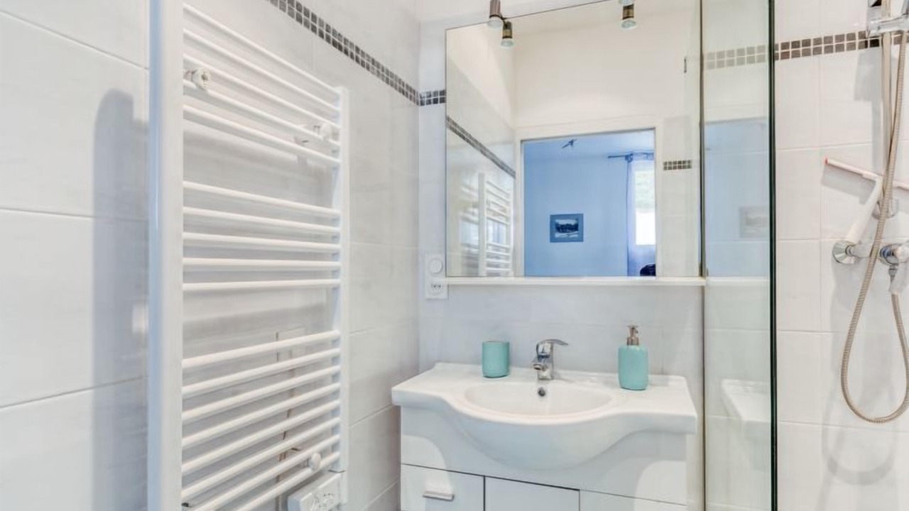 Photo of Bathroom in Boulouris-sur-Mer