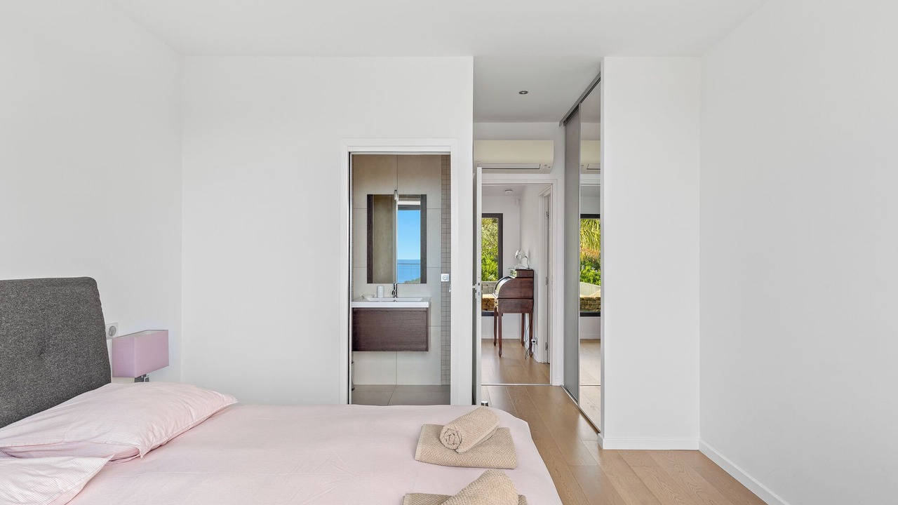 Photo of Bedroom in Carqueiranne