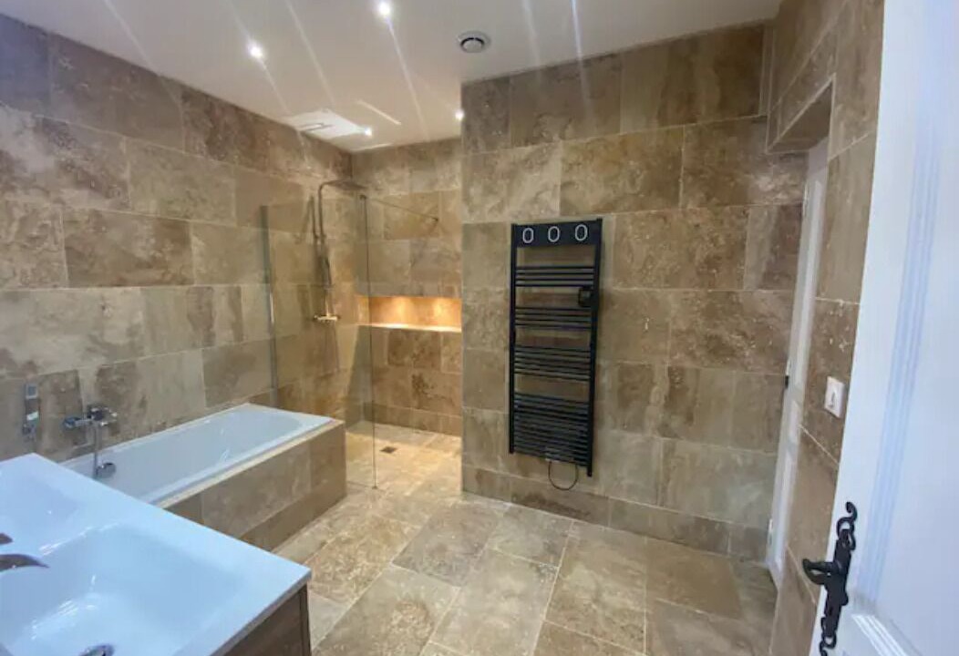 Photo of Bathroom in Lattes