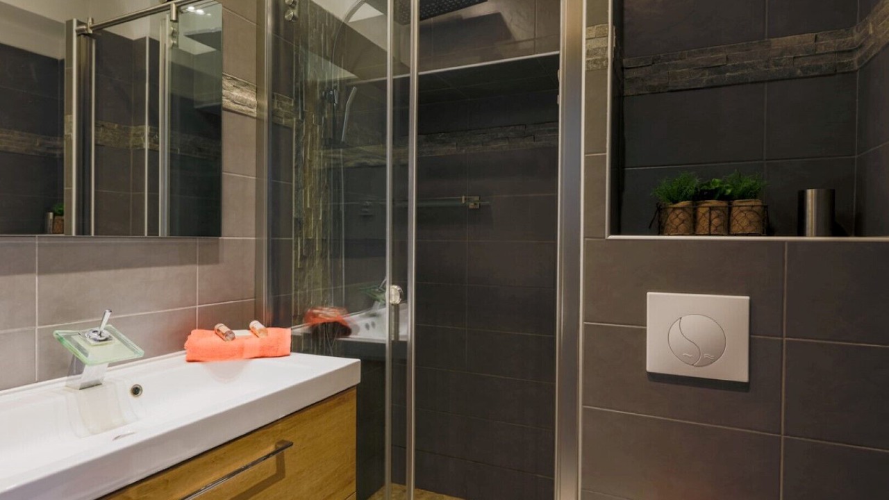 Photo of Bathroom in Carre d'Or
