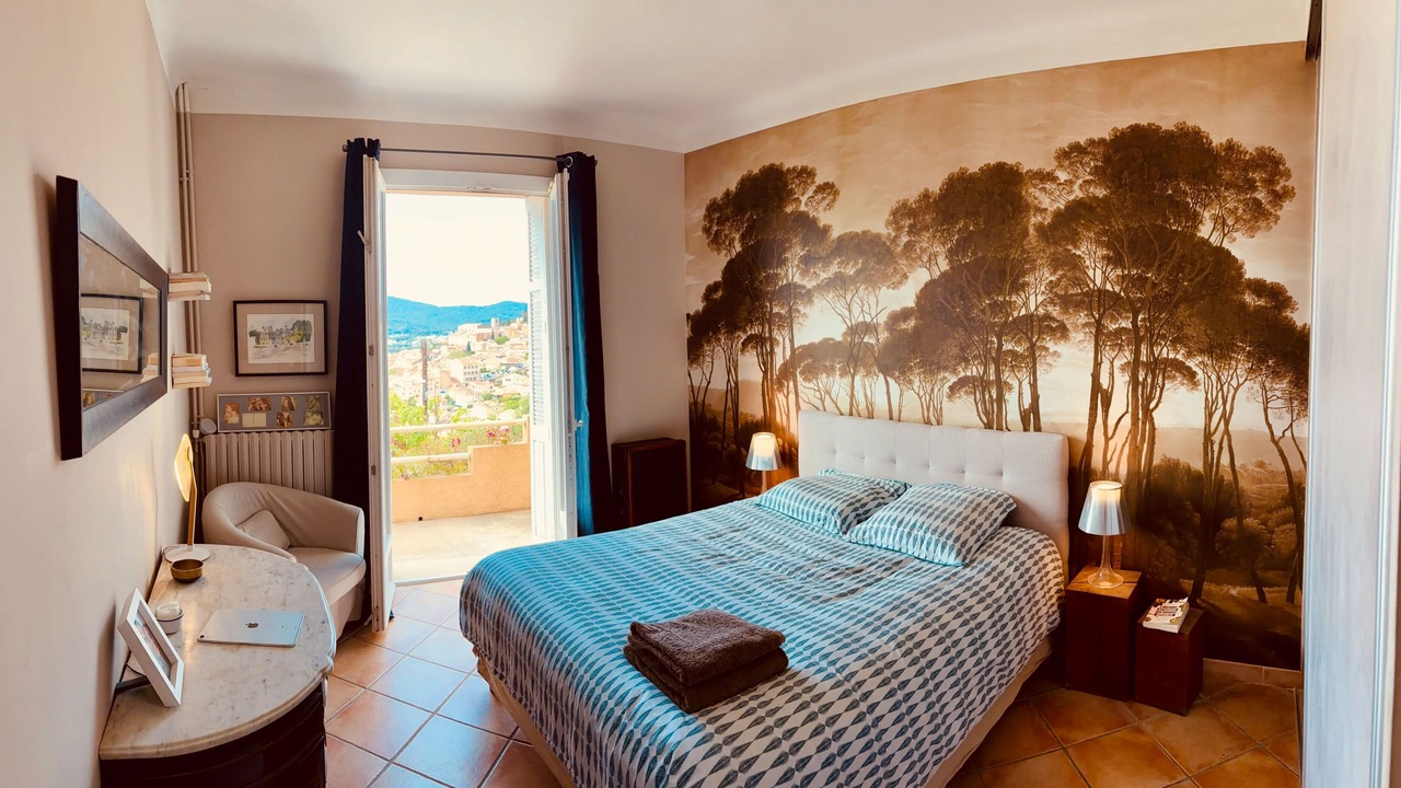 Photo of Bedroom in Hyeres City Centre