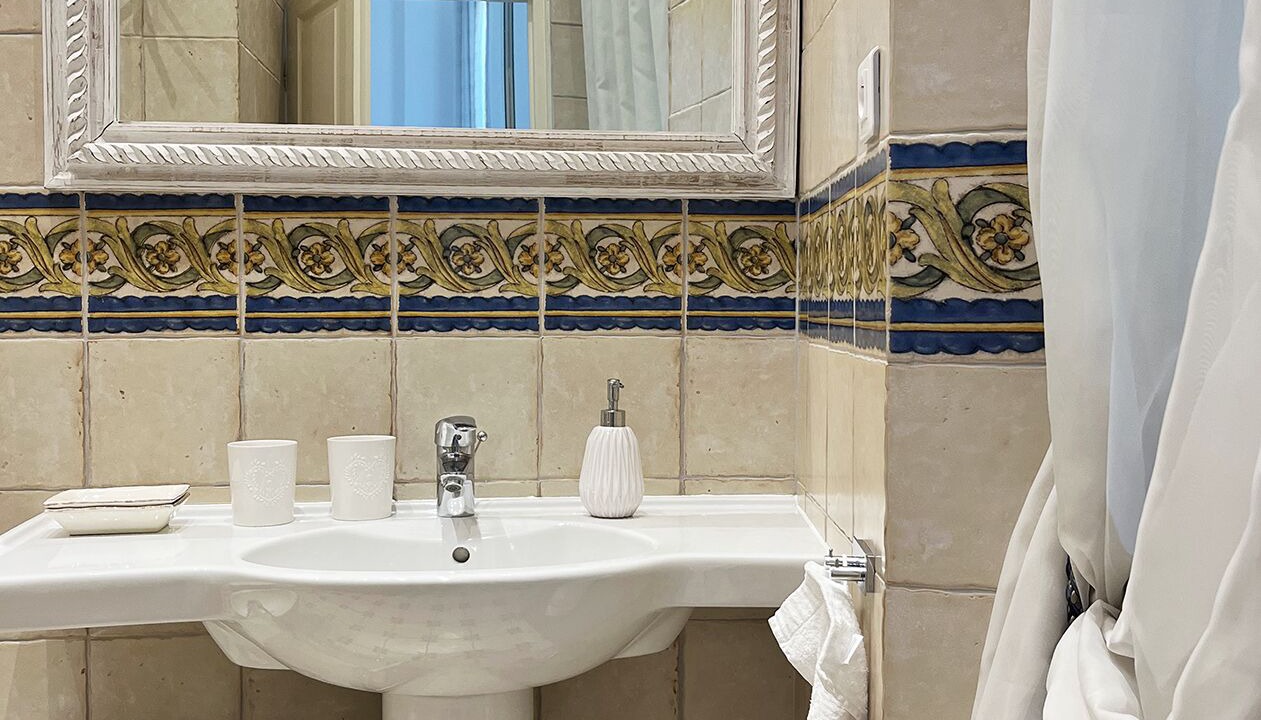 Photo of Bathroom in Riou - Petit Juas - Av de Grasse