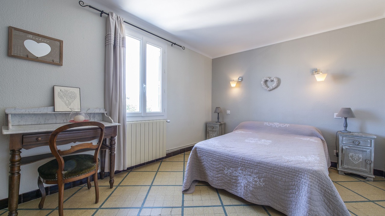 Photo of Bedroom in Caromb