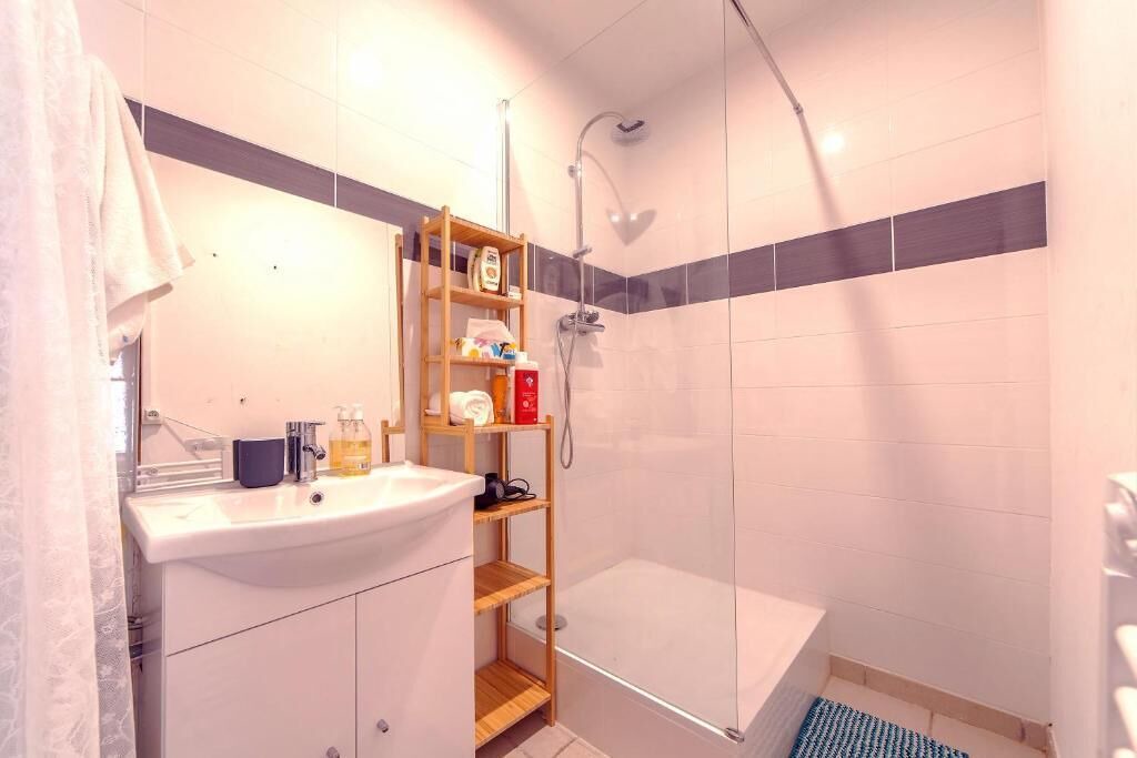 Photo of Bathroom in Vernier