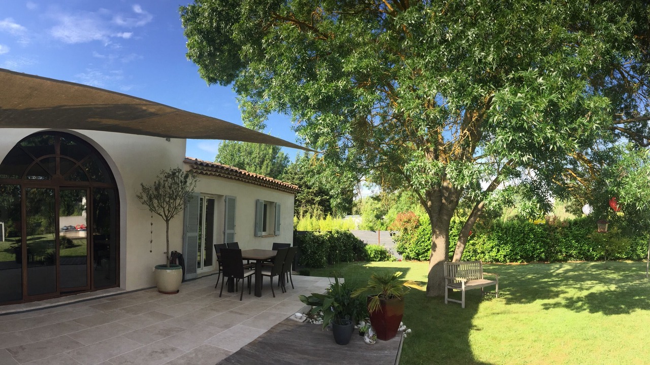 Photo of Outdoor in Cabries