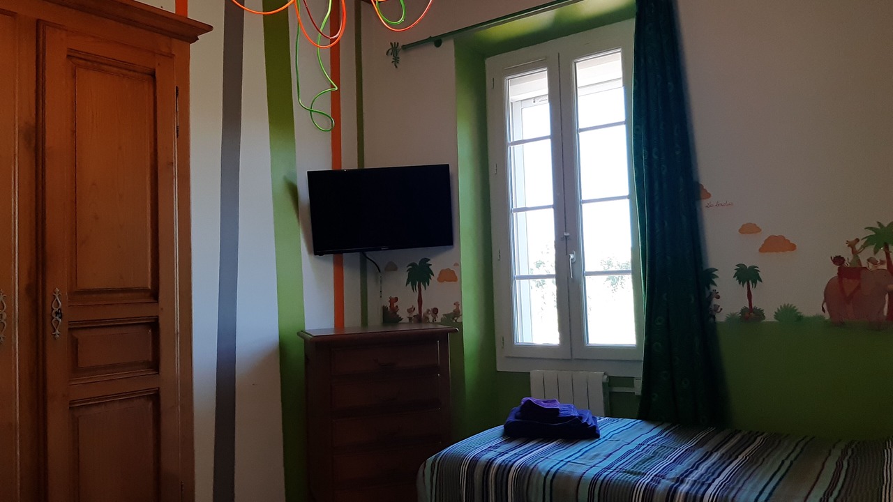 Photo of Bedroom in L'Isle-sur-la-Sorgue