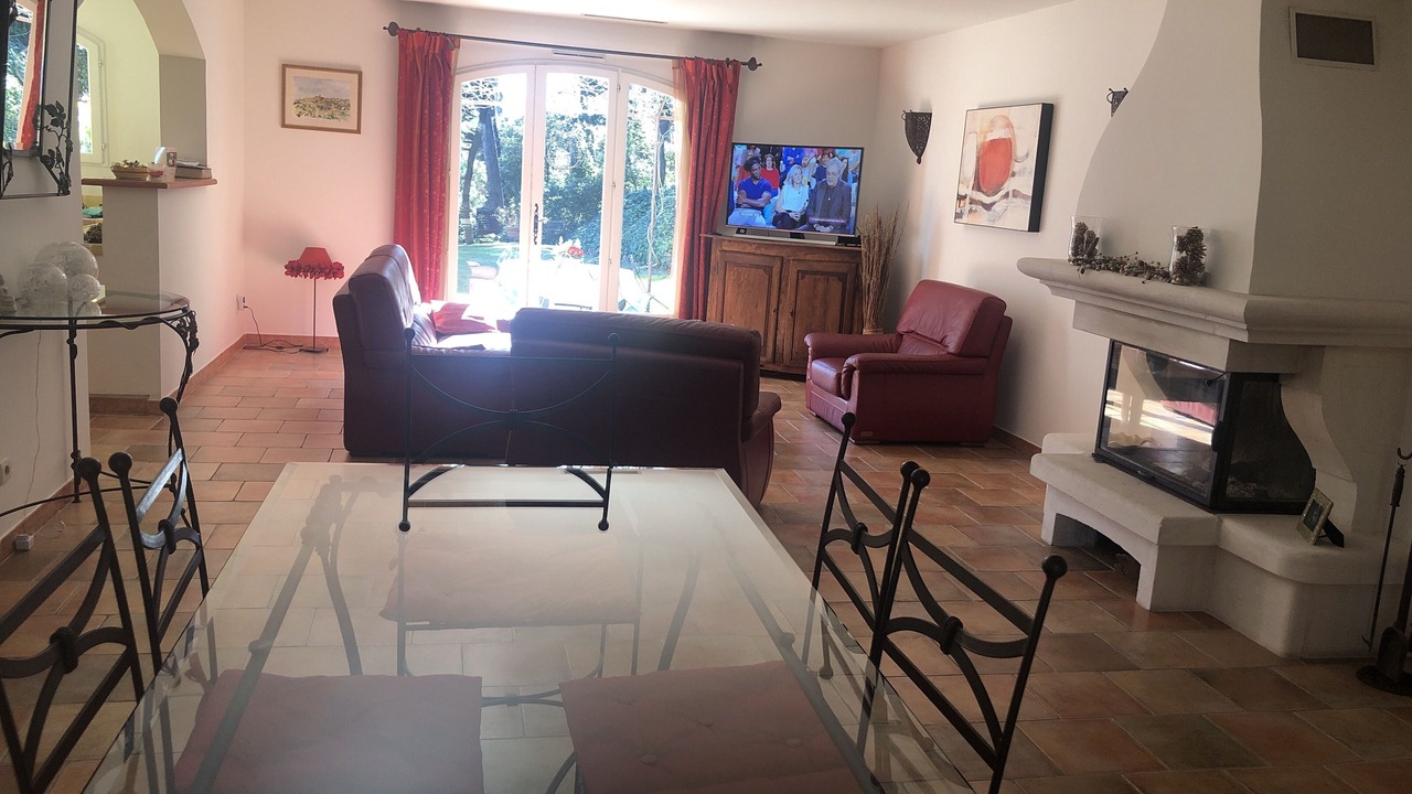 Photo of Livingroom in Bouc-Bel-Air