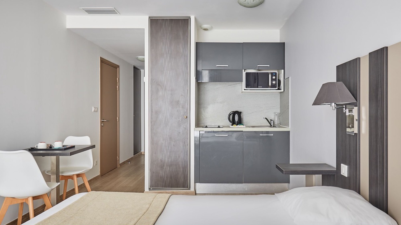 Photo of Bedroom in Comedie