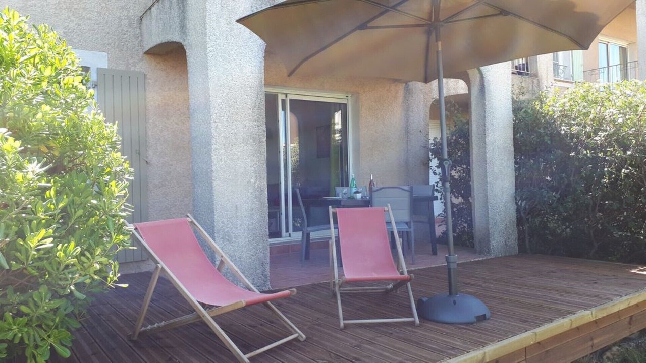 Photo of Outdoor in Sainte-Cecile-les-Vignes