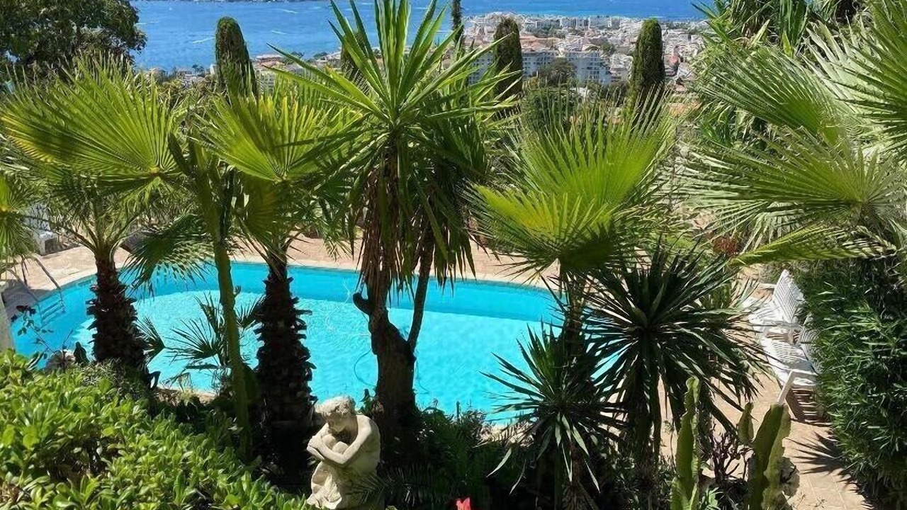 Photo of Outdoor in California - Pezou