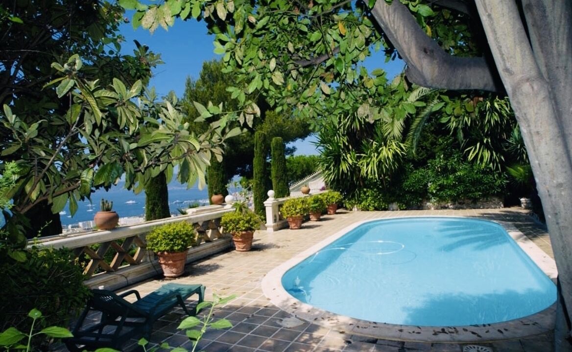 Photo of Outdoor in California - Pezou