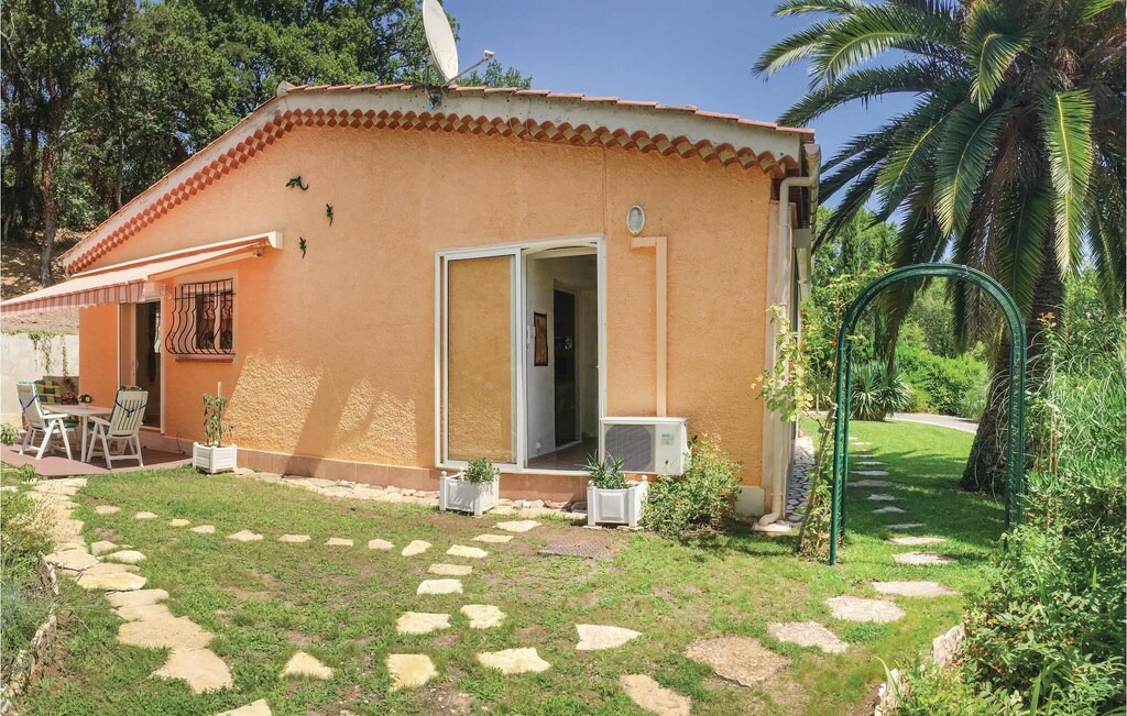 Photo of Buildings in Les Adrets-de-l'Esterel