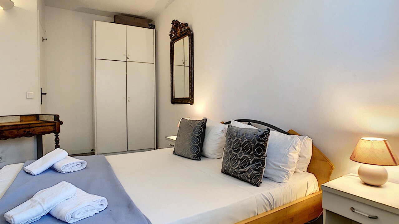 Photo of Bedroom in Carre d'Or
