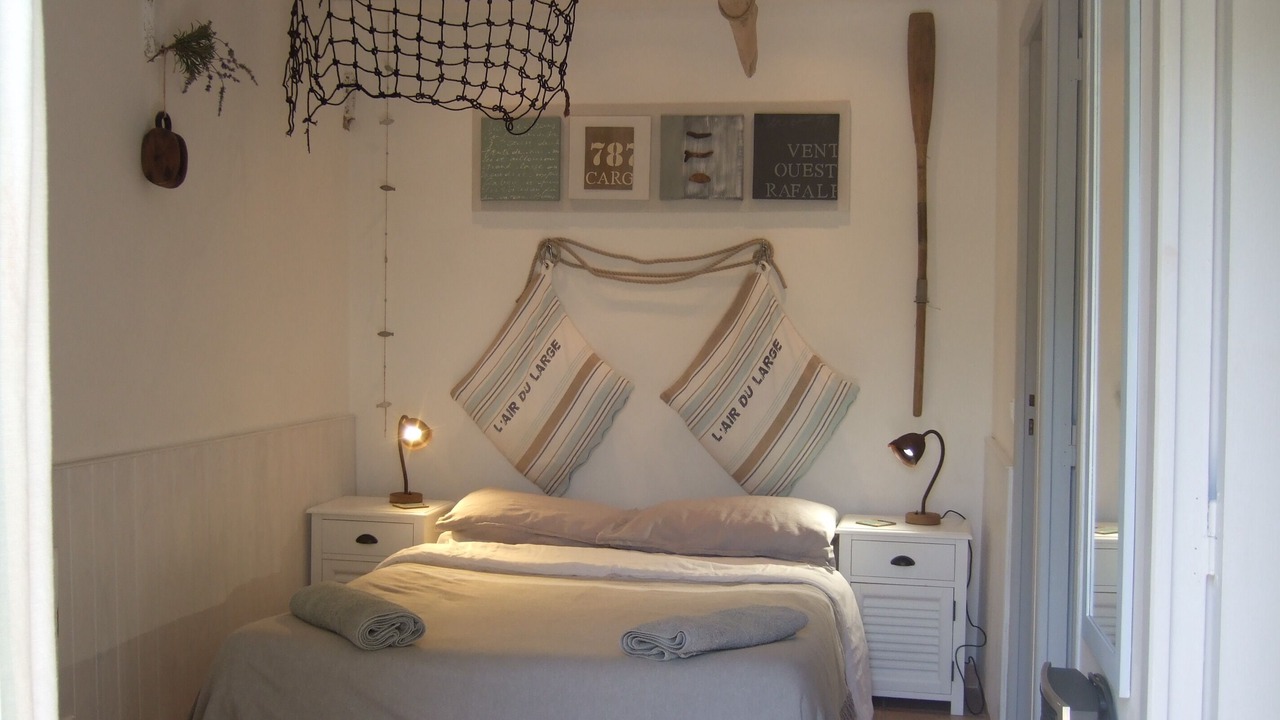 Photo of Bedroom in Mandelieu-la-Napoule Beach
