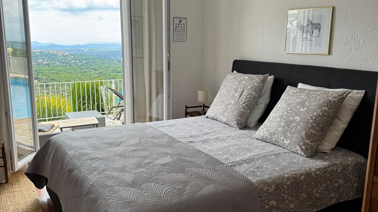 Photo of Bedroom in Saint-Cezaire-sur-Siagne