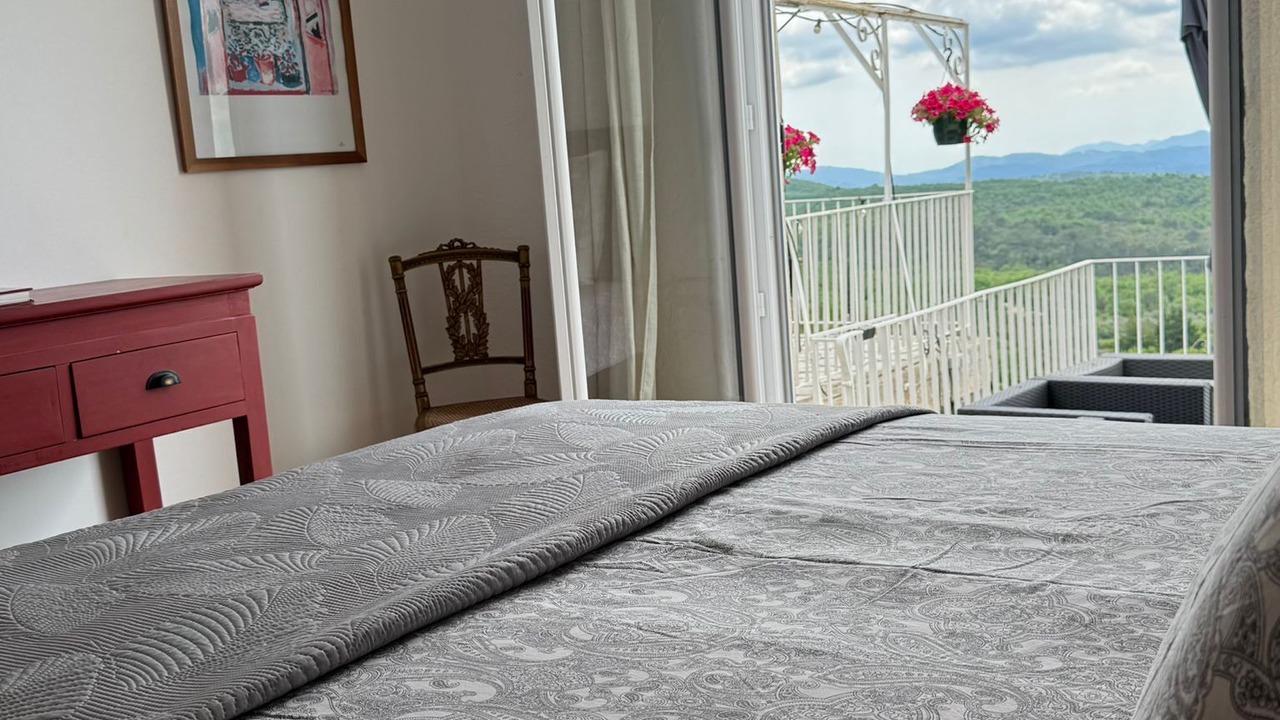 Photo of Bedroom in Saint-Cezaire-sur-Siagne