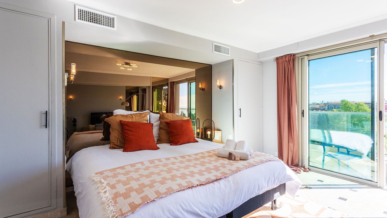 Photo of Bedroom in Jean-Medecin