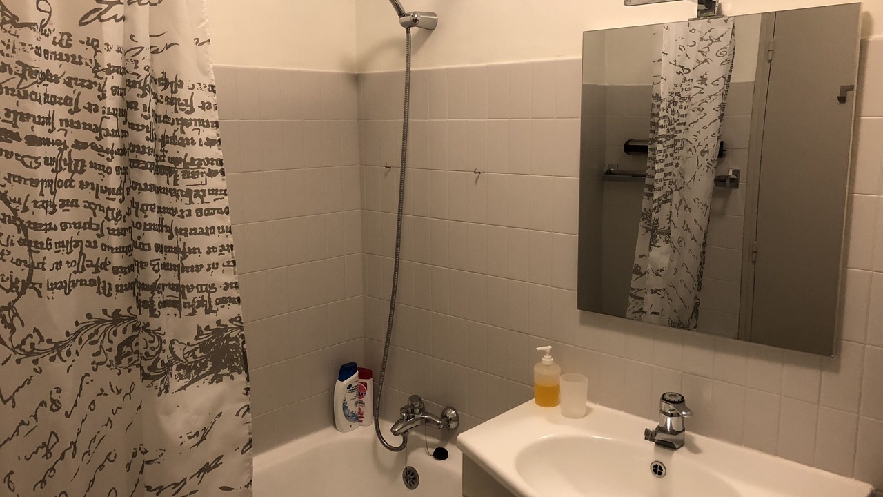 Photo of Bathroom in Couronne Urbaine