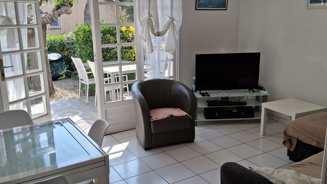 Photo of Livingroom in Saint-Pierre-la-Mer