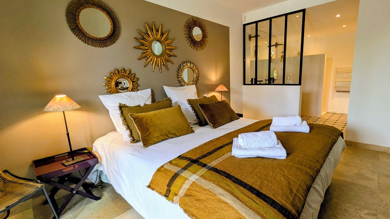 Photo of Bedroom in Eygalieres