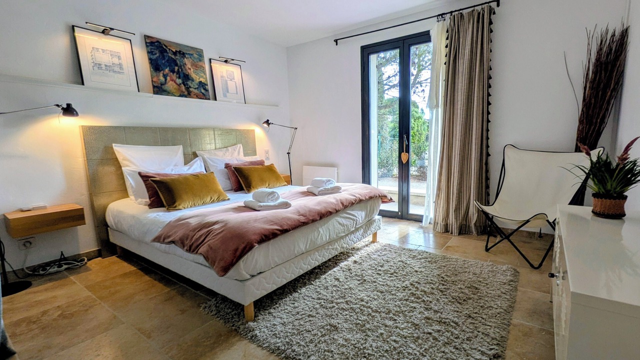 Photo of Bedroom in Eygalieres