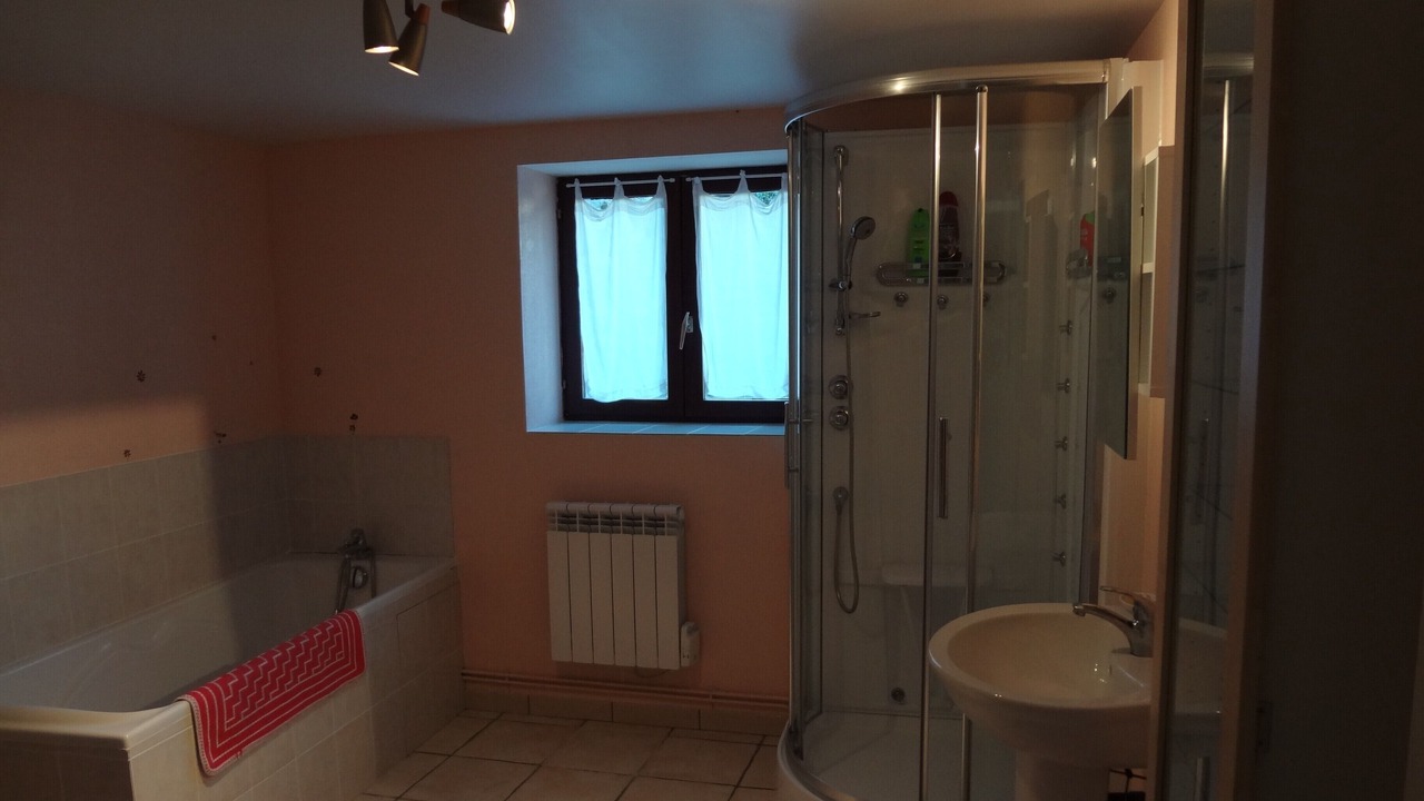 Photo of Bathroom in Besse