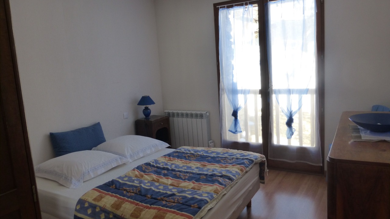 Photo of Bedroom in Besse