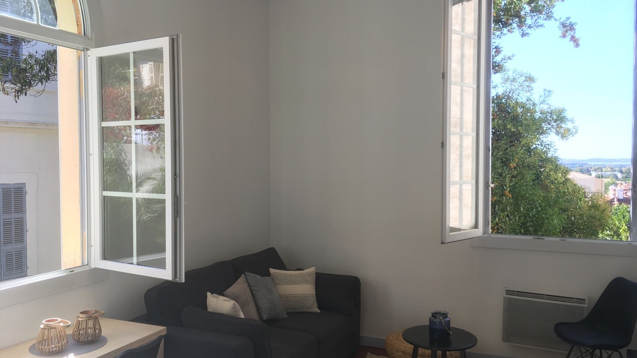 Photo of Livingroom in Hyeres City Centre