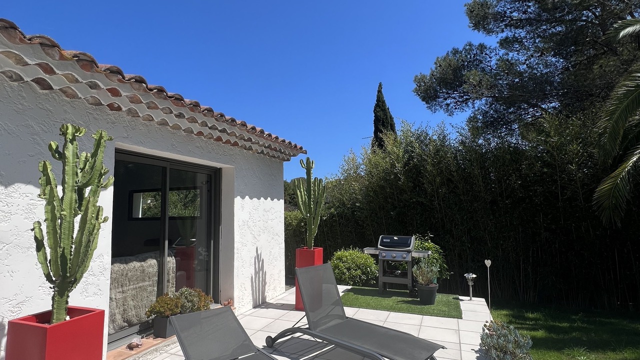 Photo of Patio Balcony in Boulouris-sur-Mer