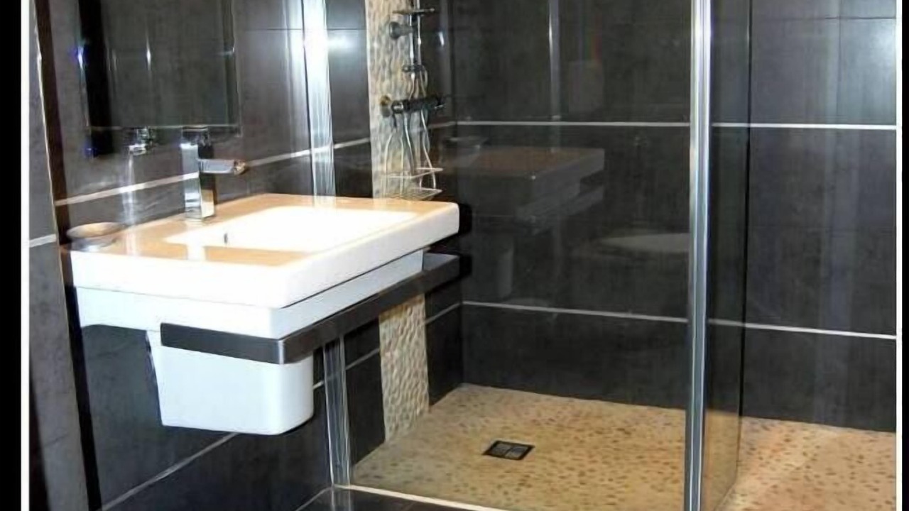 Photo of Bathroom in Faucon