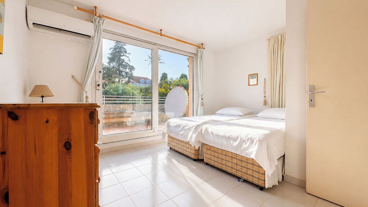 Photo of Bedroom in Cap-d'Antibes