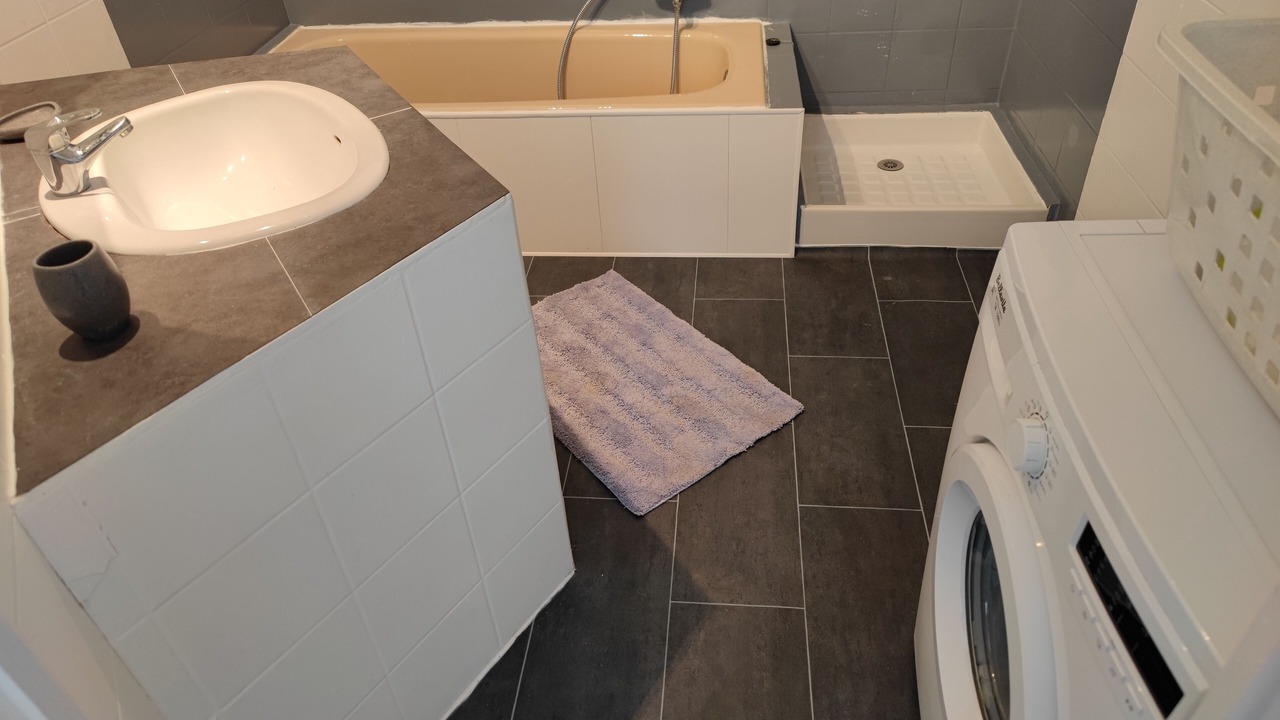 Photo of Bathroom in Roaix