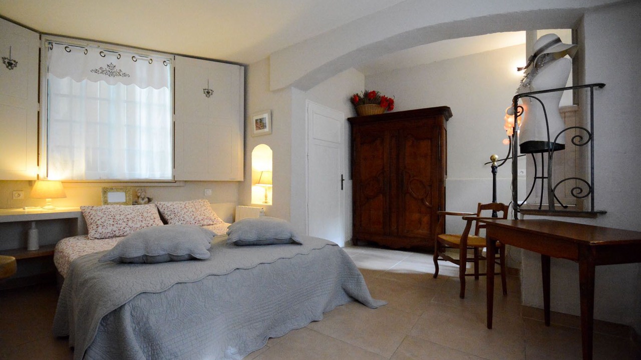 Photo of Bedroom in Avignon City Centre