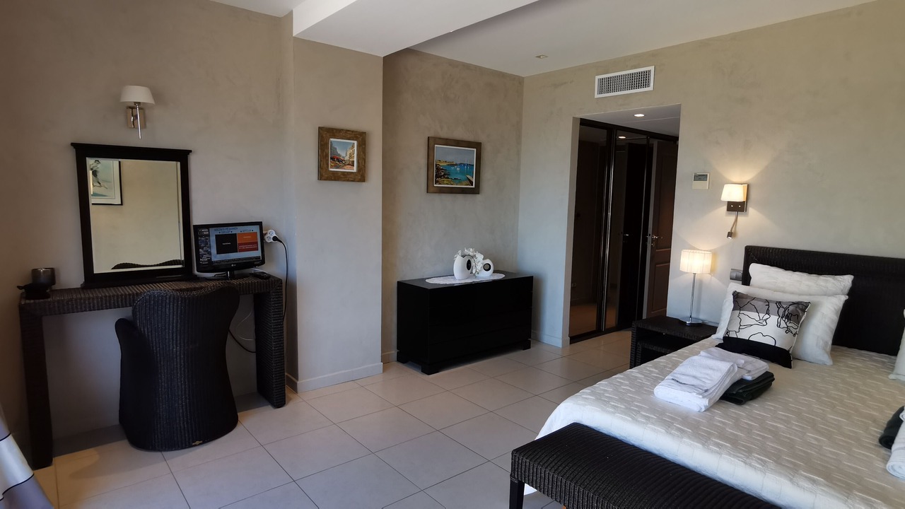 Photo of Bedroom in Antheor