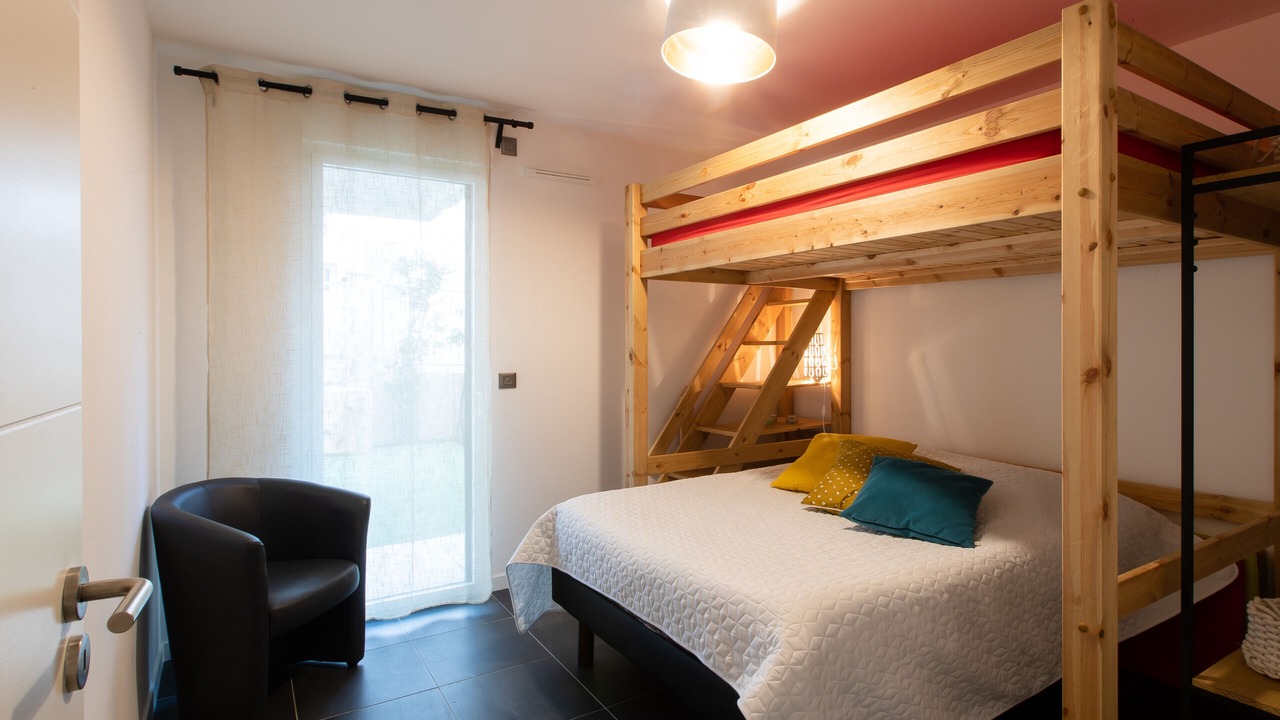 Photo of Bedroom in California - Pezou