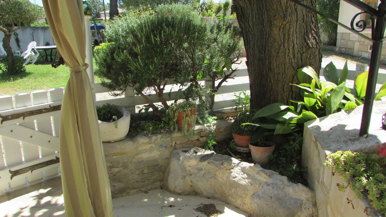 Photo of Patio Balcony in Saint-Series