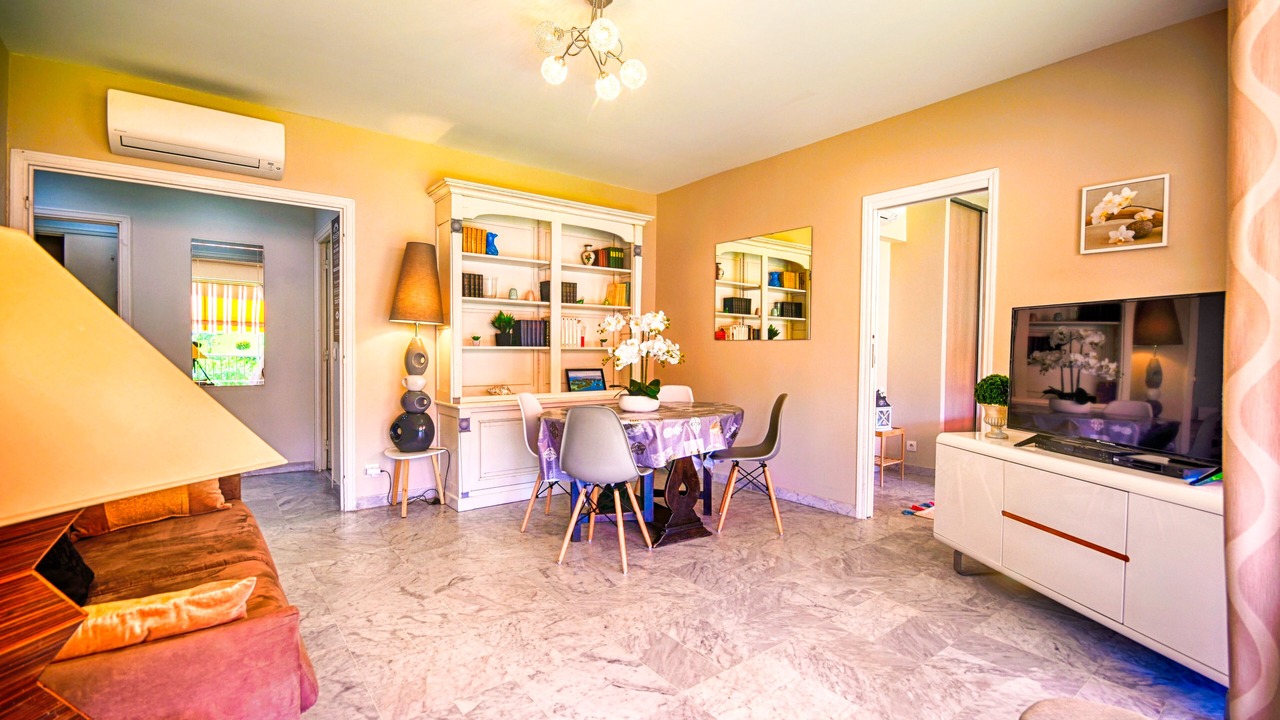 Photo of Livingroom in Antibes