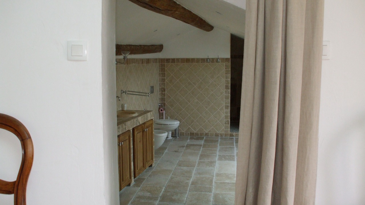Photo of Bathroom in Molleges