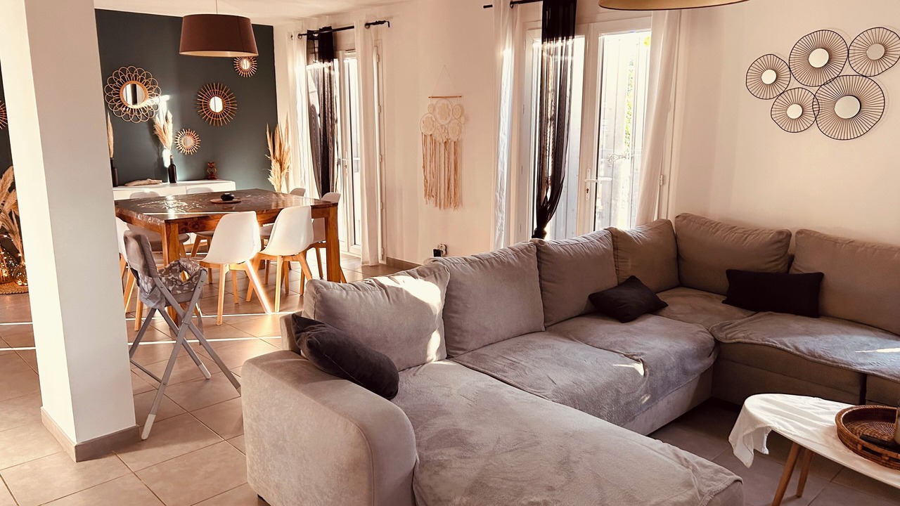 Photo of Livingroom in Mouries